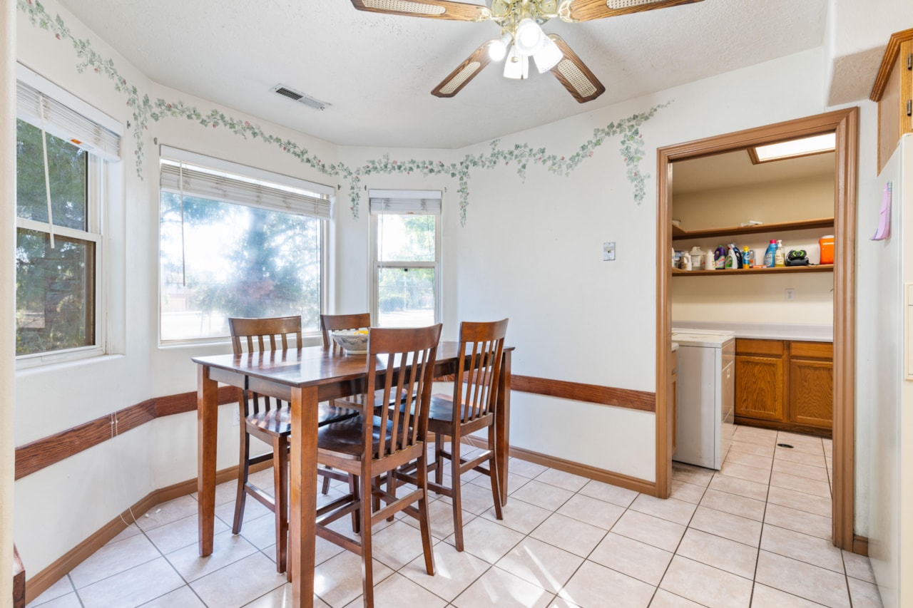 2095 S Solana CIR Washington, UT 84780 home for sale, MLS#25-266361 - Erika Rogers Photo 8