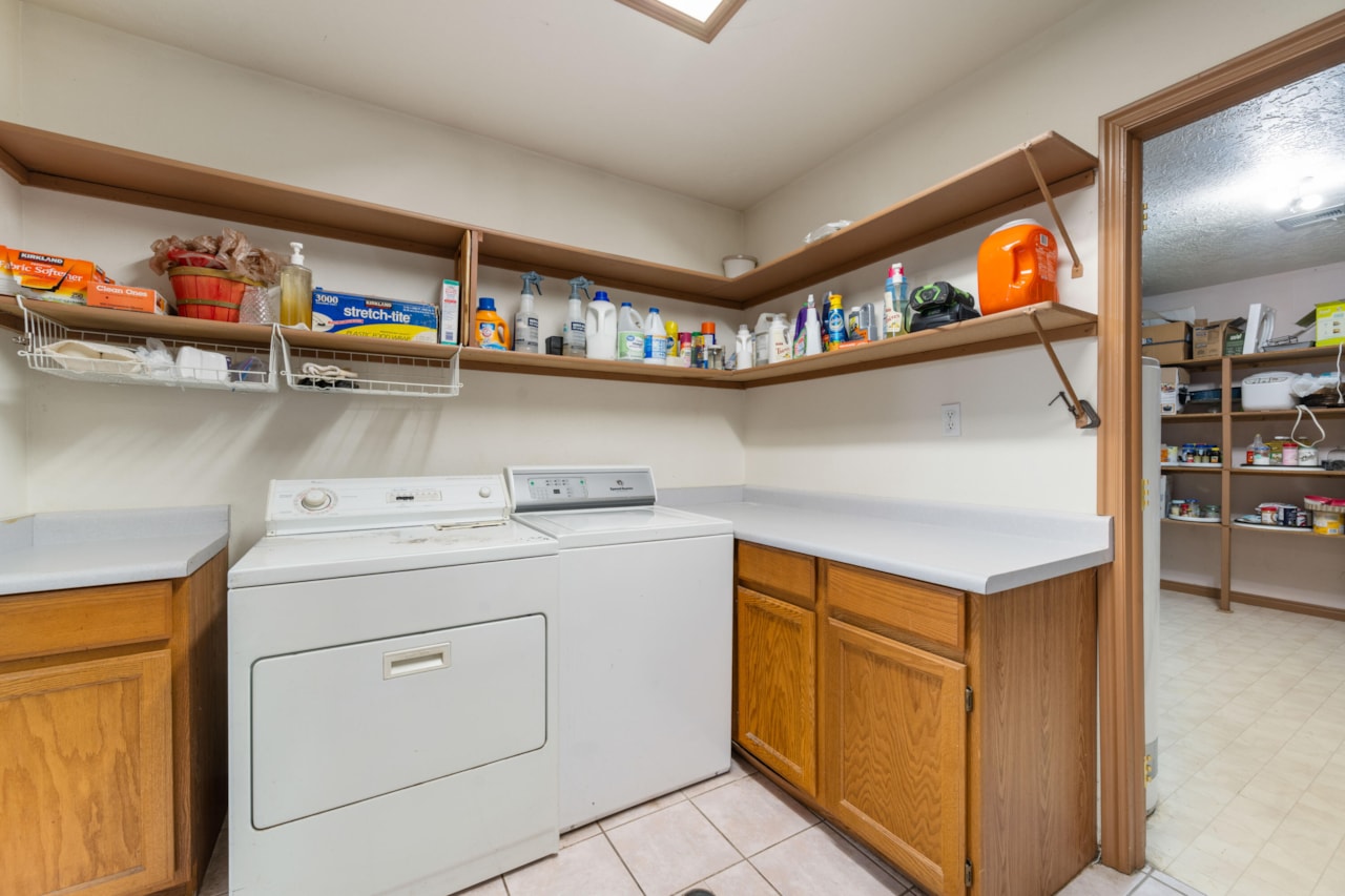 2095 S Solana CIR Washington, UT 84780 home for sale, MLS#25-266361 - Erika Rogers Photo 9