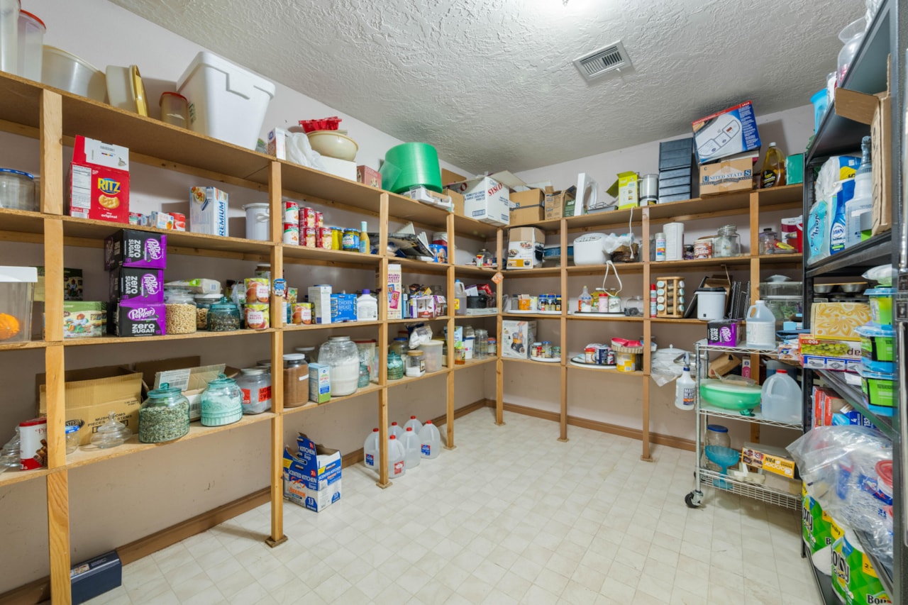 2095 S Solana CIR Washington, UT 84780 home for sale, MLS#25-266361 - Erika Rogers Photo 10