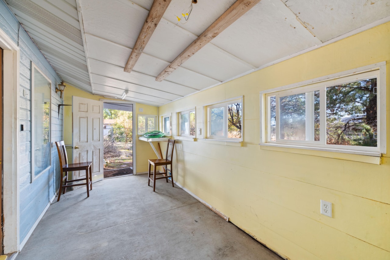 2095 S Solana CIR Washington, UT 84780 home for sale, MLS#25-266361 - Erika Rogers Photo 19