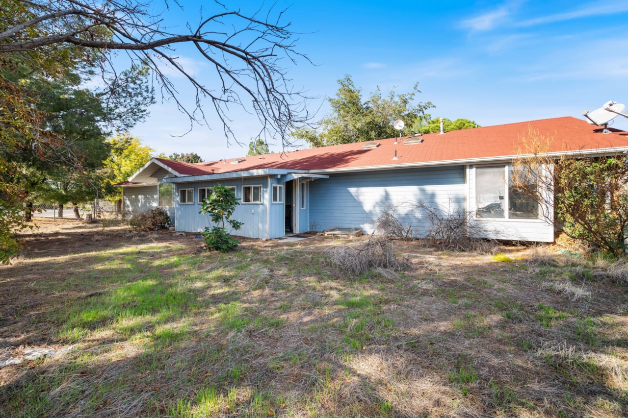 2095 S Solana CIR Washington, UT 84780 home for sale, MLS#25-266361 - Erika Rogers Photo 21