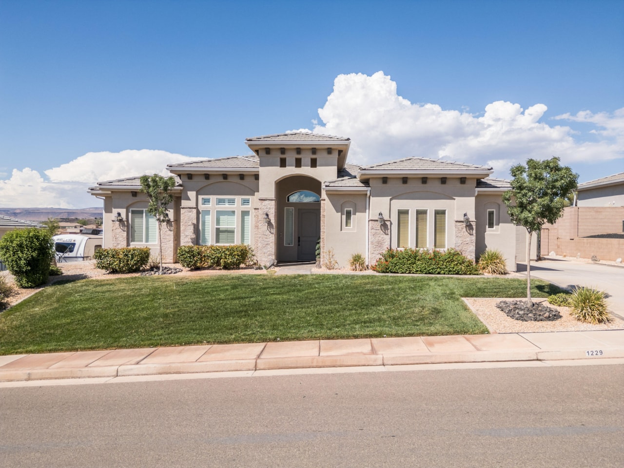 1229 E Black Brush DR Washington, UT 84780 home for sale, MLS#25-264935 - Erika Rogers