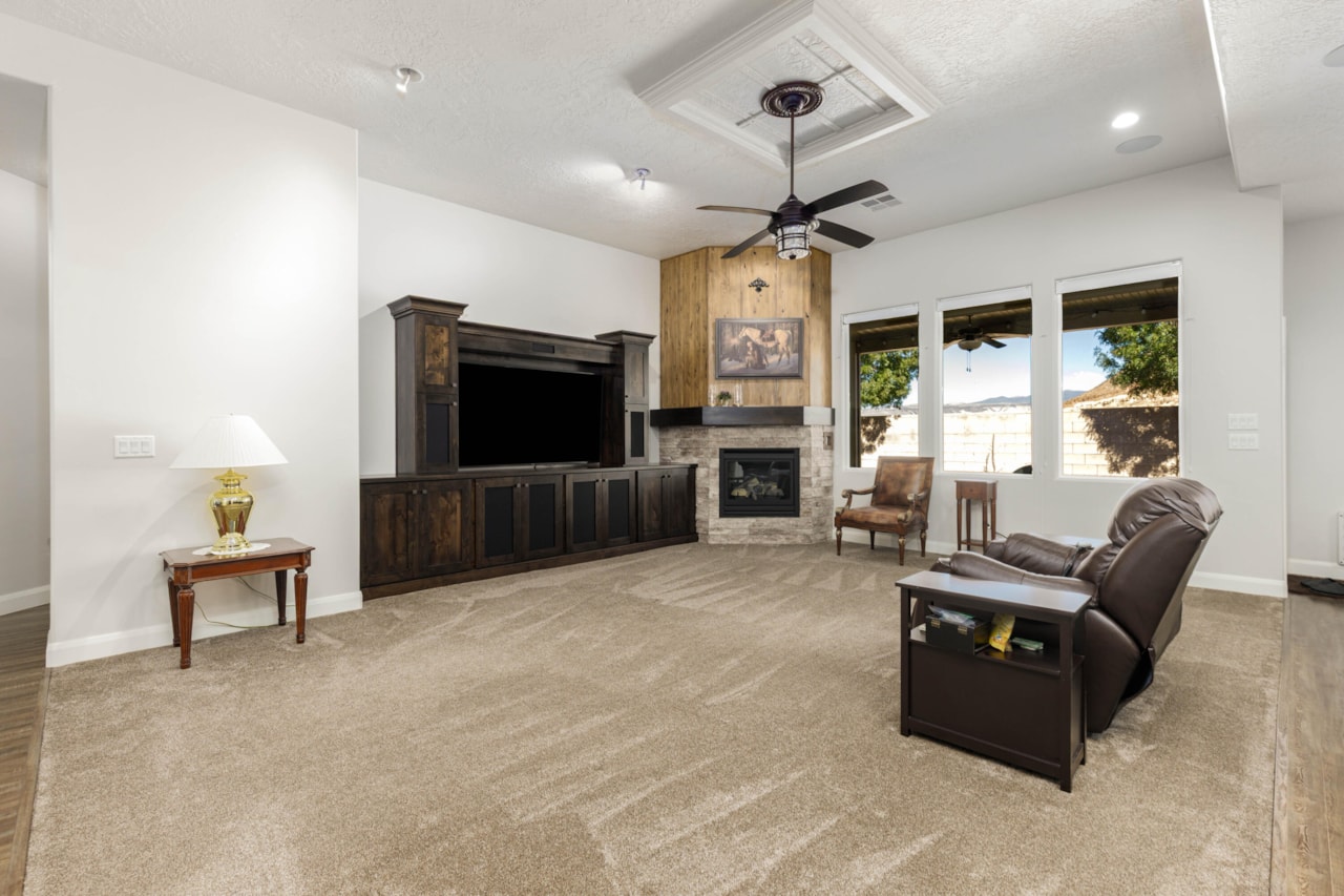 1229 E Black Brush DR Washington, UT 84780 home for sale, MLS#25-264935 - Erika Rogers Photo 9