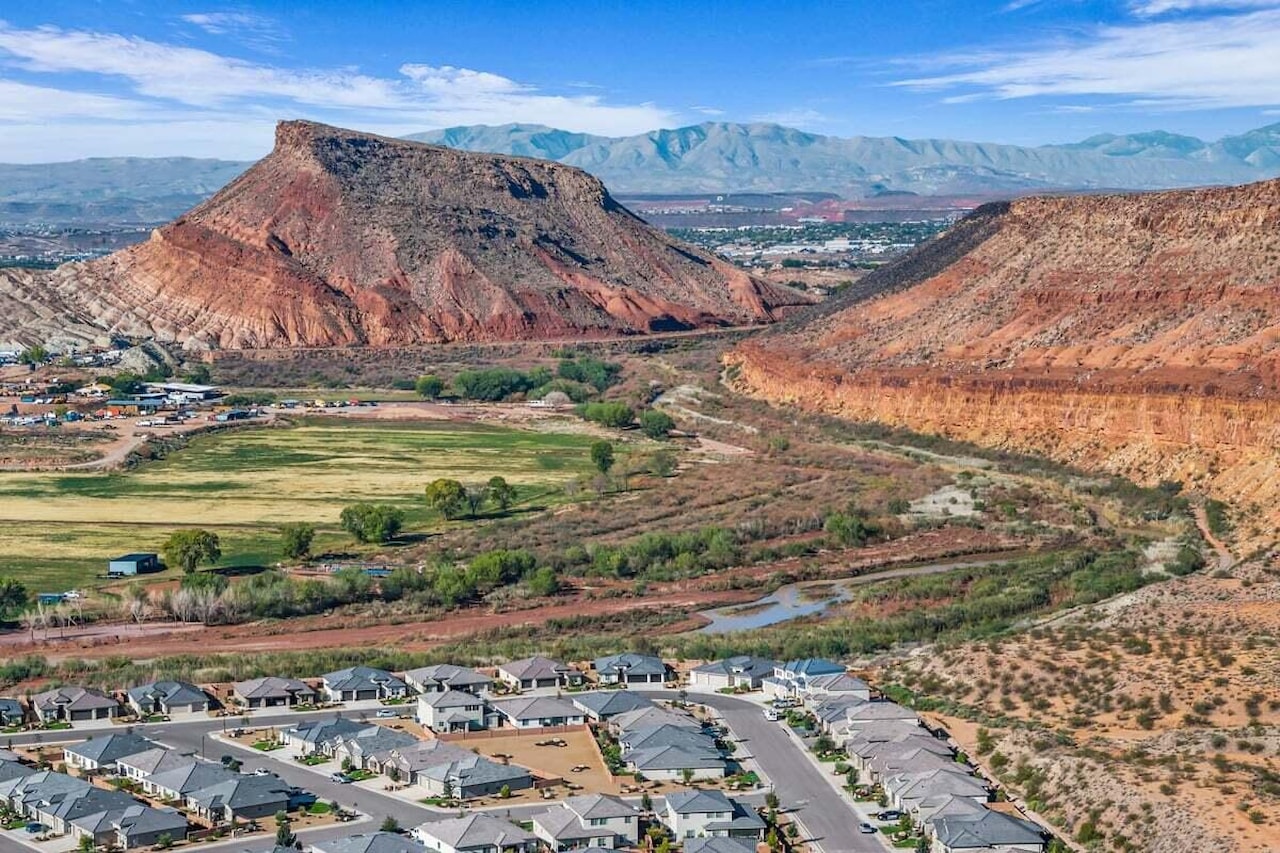 2997 E Beartrap Canyon DR Washington, UT 84780 home for sale, MLS#25-265828 - Erika Rogers Photo 18