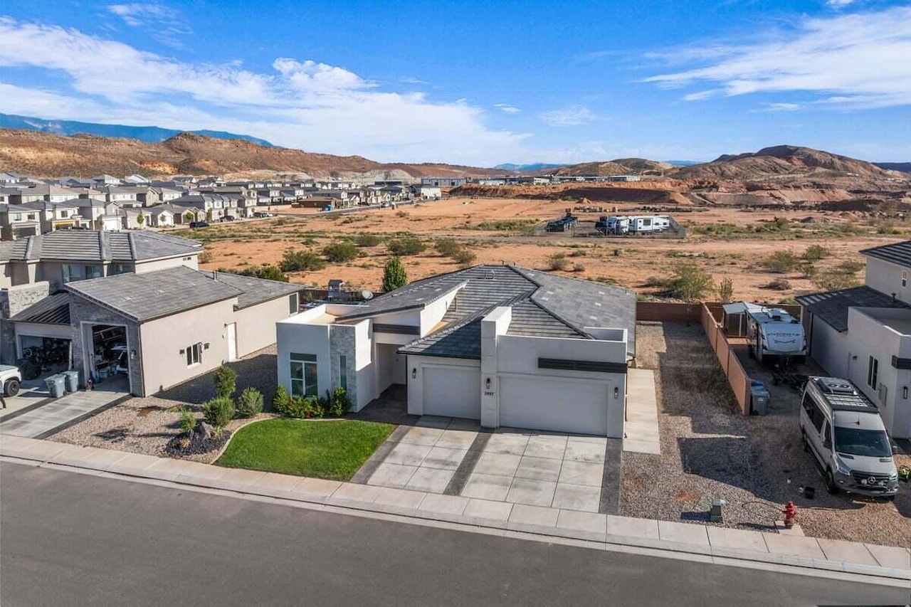 2997 E Beartrap Canyon DR Washington, UT 84780 home for sale, MLS#25-265828 - Erika Rogers Photo 3