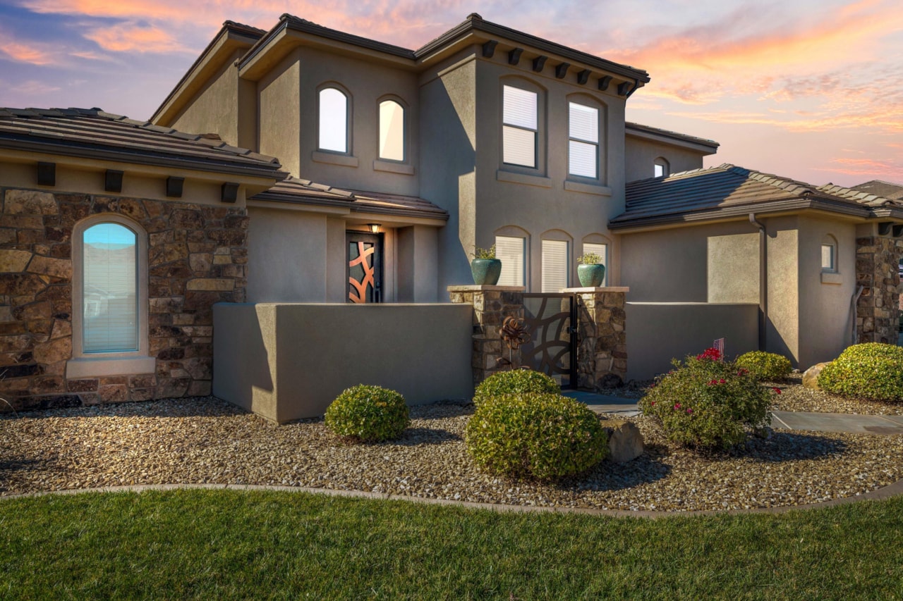 3314 S Noble DR Washington, UT 84780 home for sale, MLS#25-266418 - Erika Rogers Photo 2