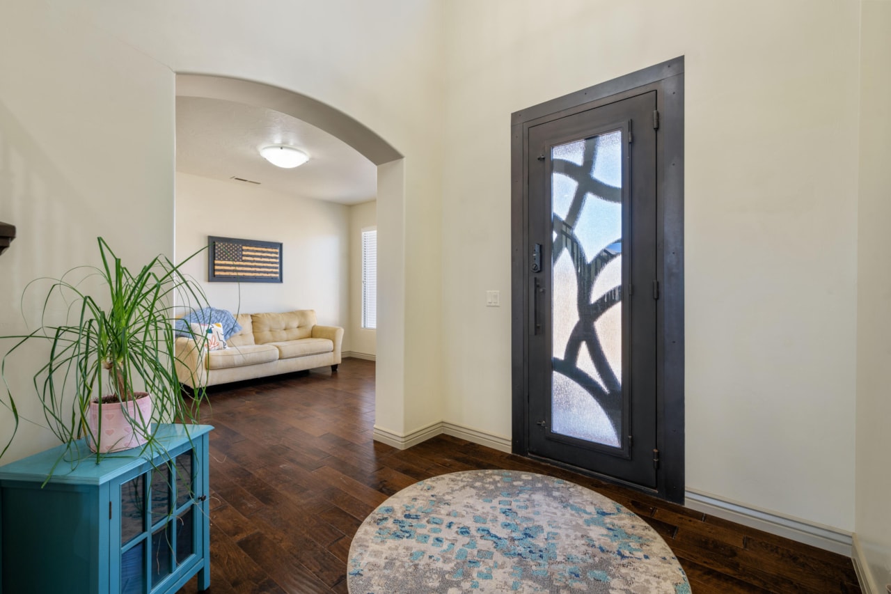 3314 S Noble DR Washington, UT 84780 home for sale, MLS#25-266418 - Erika Rogers Photo 5