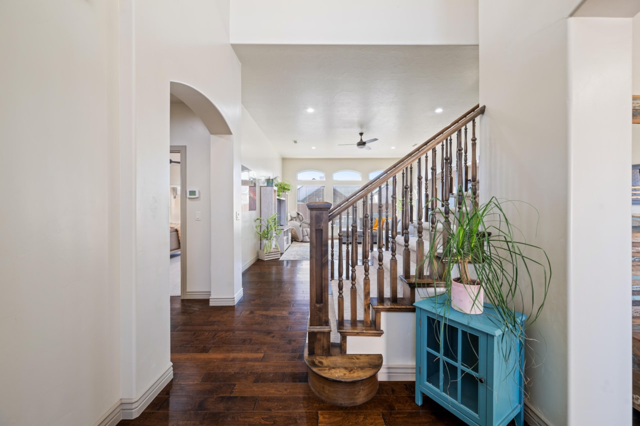 3314 S Noble DR Washington, UT 84780 home for sale, MLS#25-266418 - Erika Rogers Photo 8