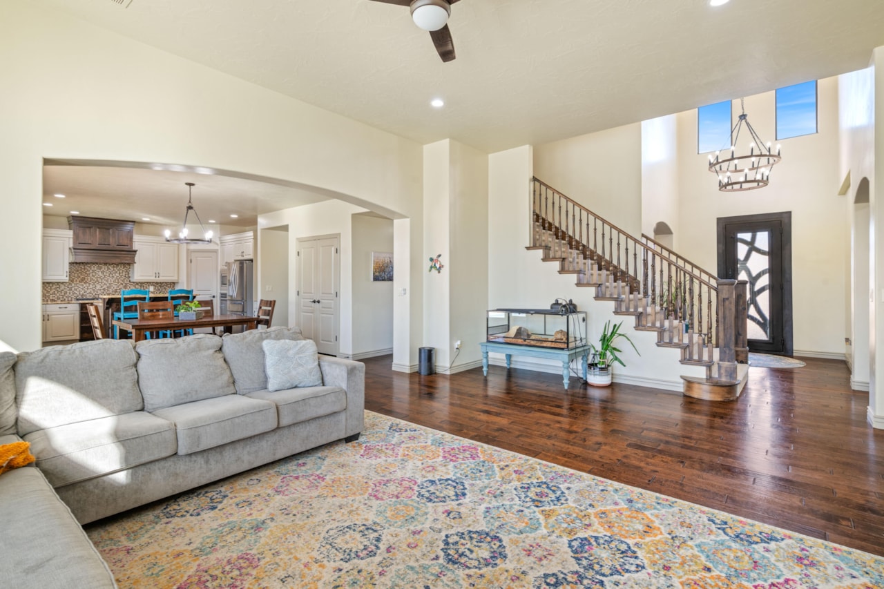 3314 S Noble DR Washington, UT 84780 home for sale, MLS#25-266418 - Erika Rogers Photo 11