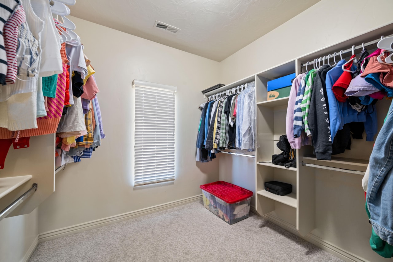 3314 S Noble DR Washington, UT 84780 home for sale, MLS#25-266418 - Erika Rogers Photo 22