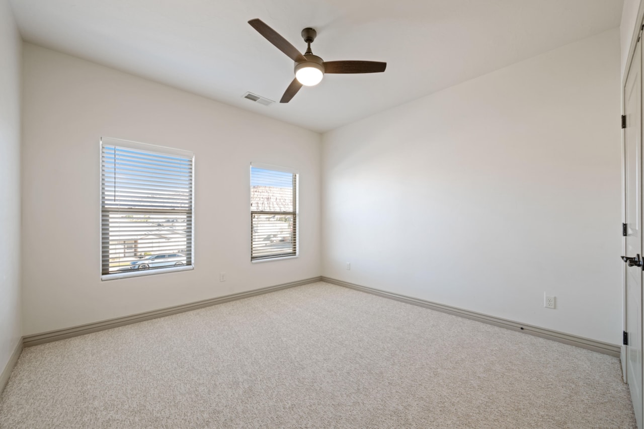 3314 S Noble DR Washington, UT 84780 home for sale, MLS#25-266418 - Erika Rogers Photo 28