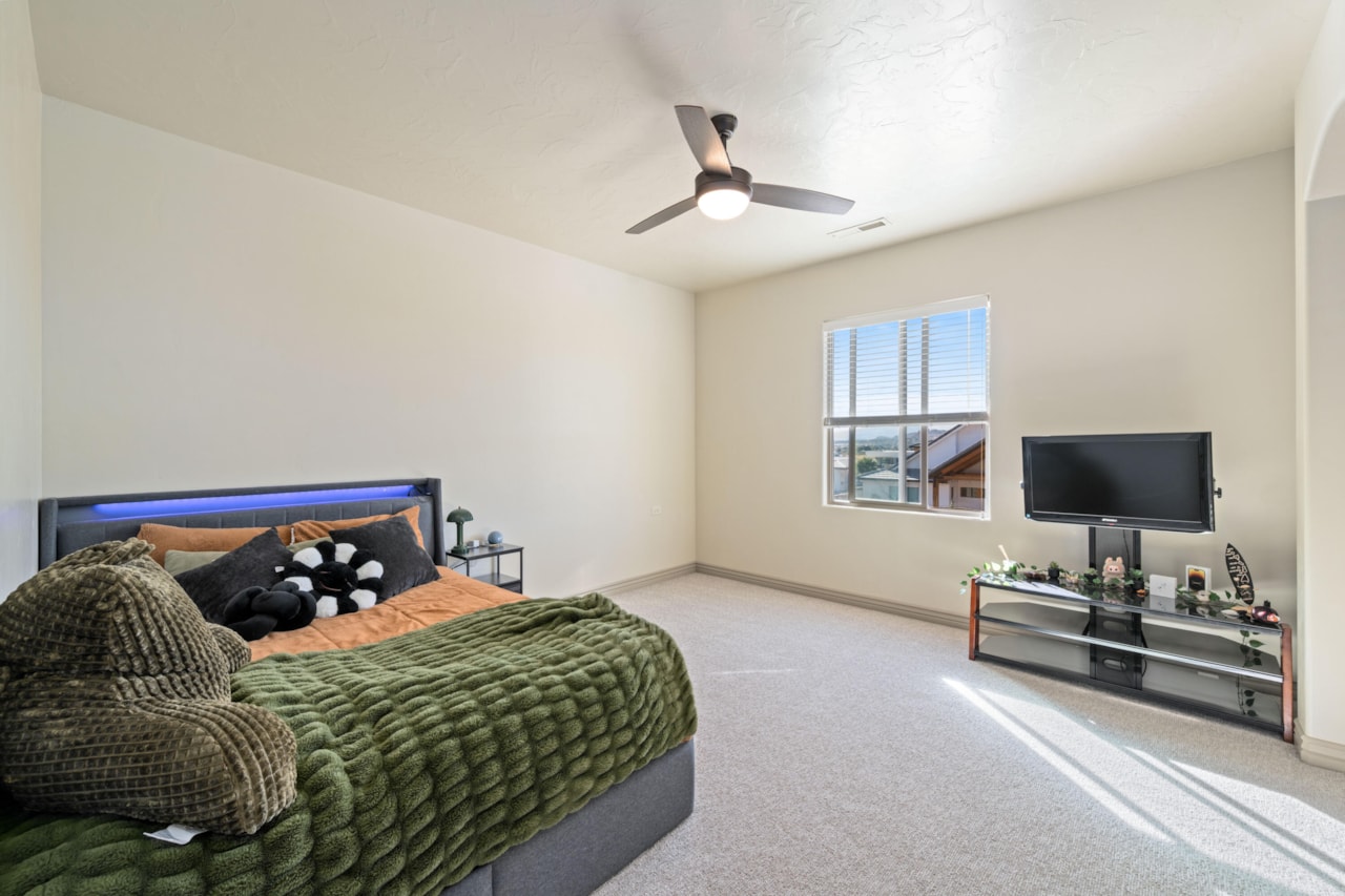 3314 S Noble DR Washington, UT 84780 home for sale, MLS#25-266418 - Erika Rogers Photo 31