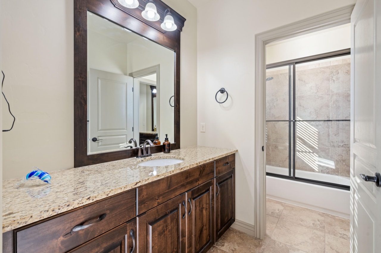 3314 S Noble DR Washington, UT 84780 home for sale, MLS#25-266418 - Erika Rogers Photo 32