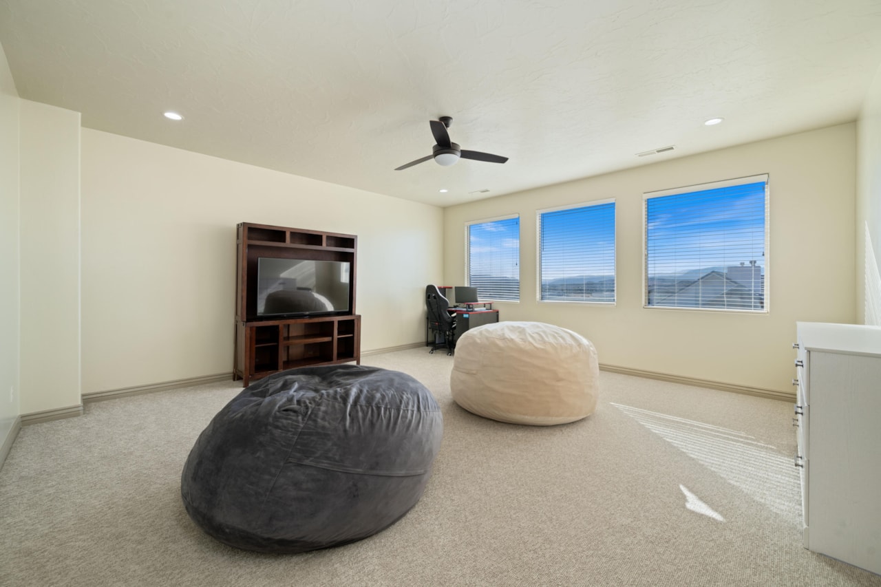 3314 S Noble DR Washington, UT 84780 home for sale, MLS#25-266418 - Erika Rogers Photo 38