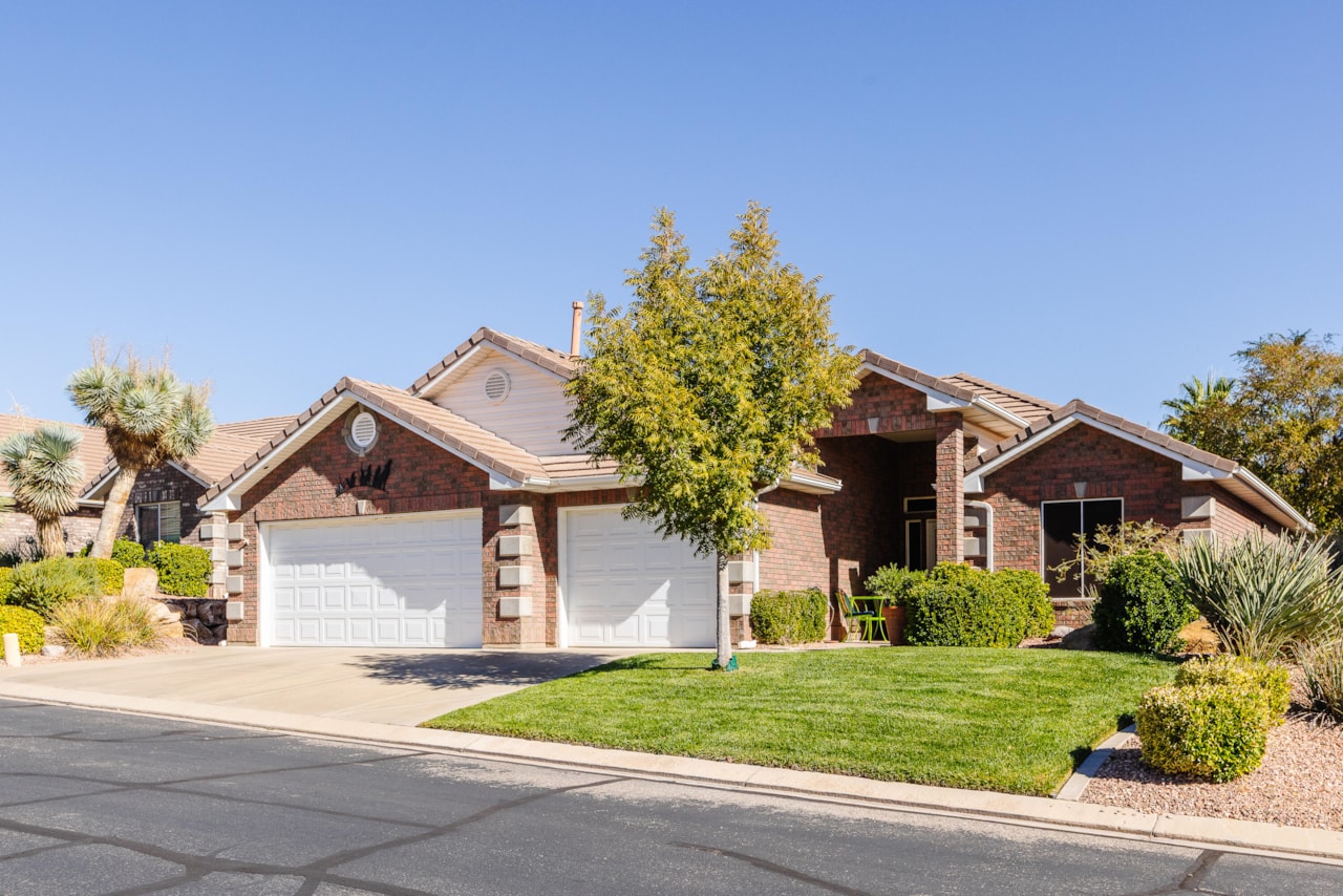 145 N Mall DR #33 St George, UT 84790 home for sale, MLS#25-266424 - Erika Rogers Photo 3