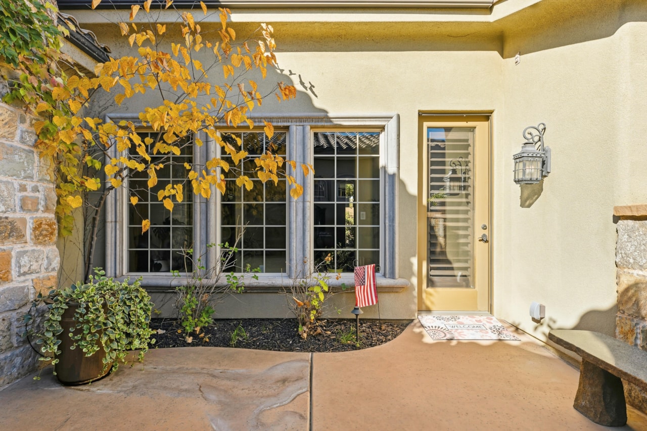 2426 E Springs DR St George, UT 84790 home for sale, MLS#25-266295 - Erika Rogers Photo 7