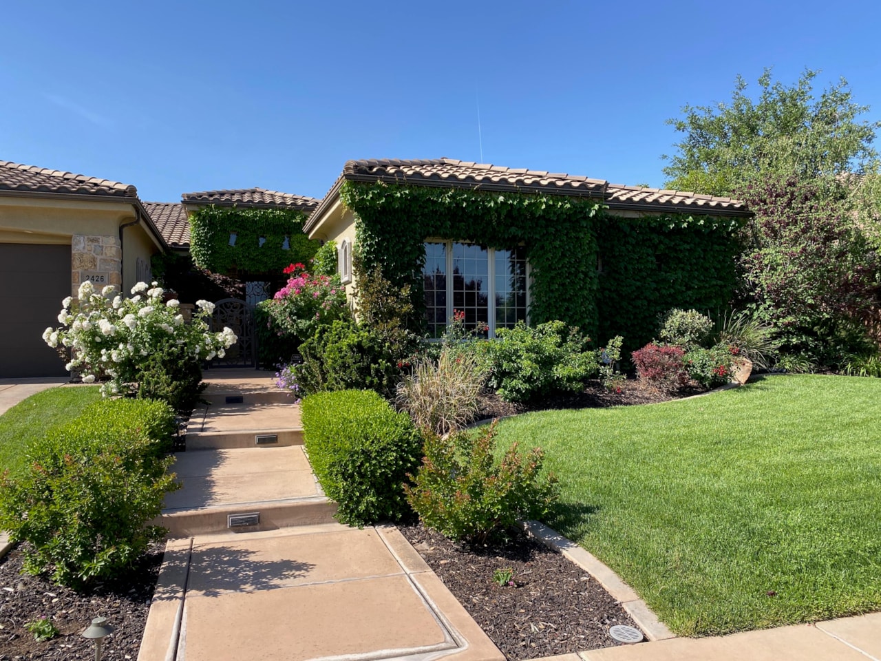 2426 E Springs DR St George, UT 84790 home for sale, MLS#25-266295 - Erika Rogers Photo 10