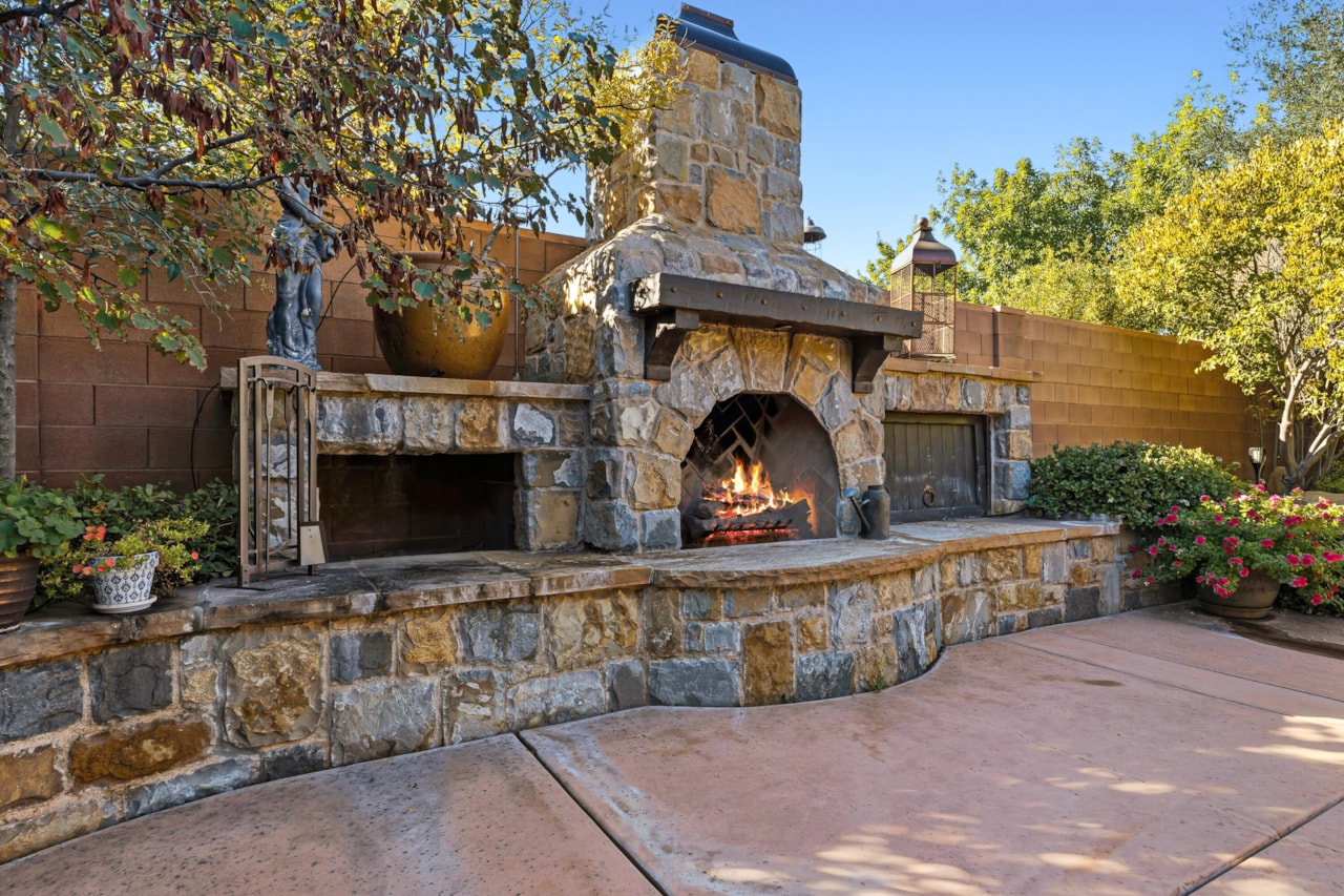 2426 E Springs DR St George, UT 84790 home for sale, MLS#25-266295 - Erika Rogers Photo 14