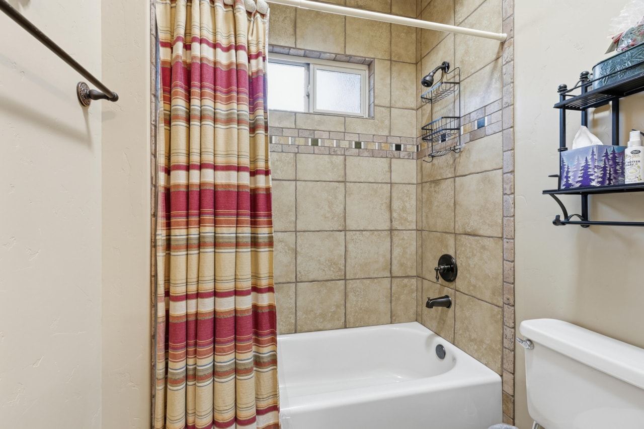 2426 E Springs DR St George, UT 84790 home for sale, MLS#25-266295 - Erika Rogers Photo 54