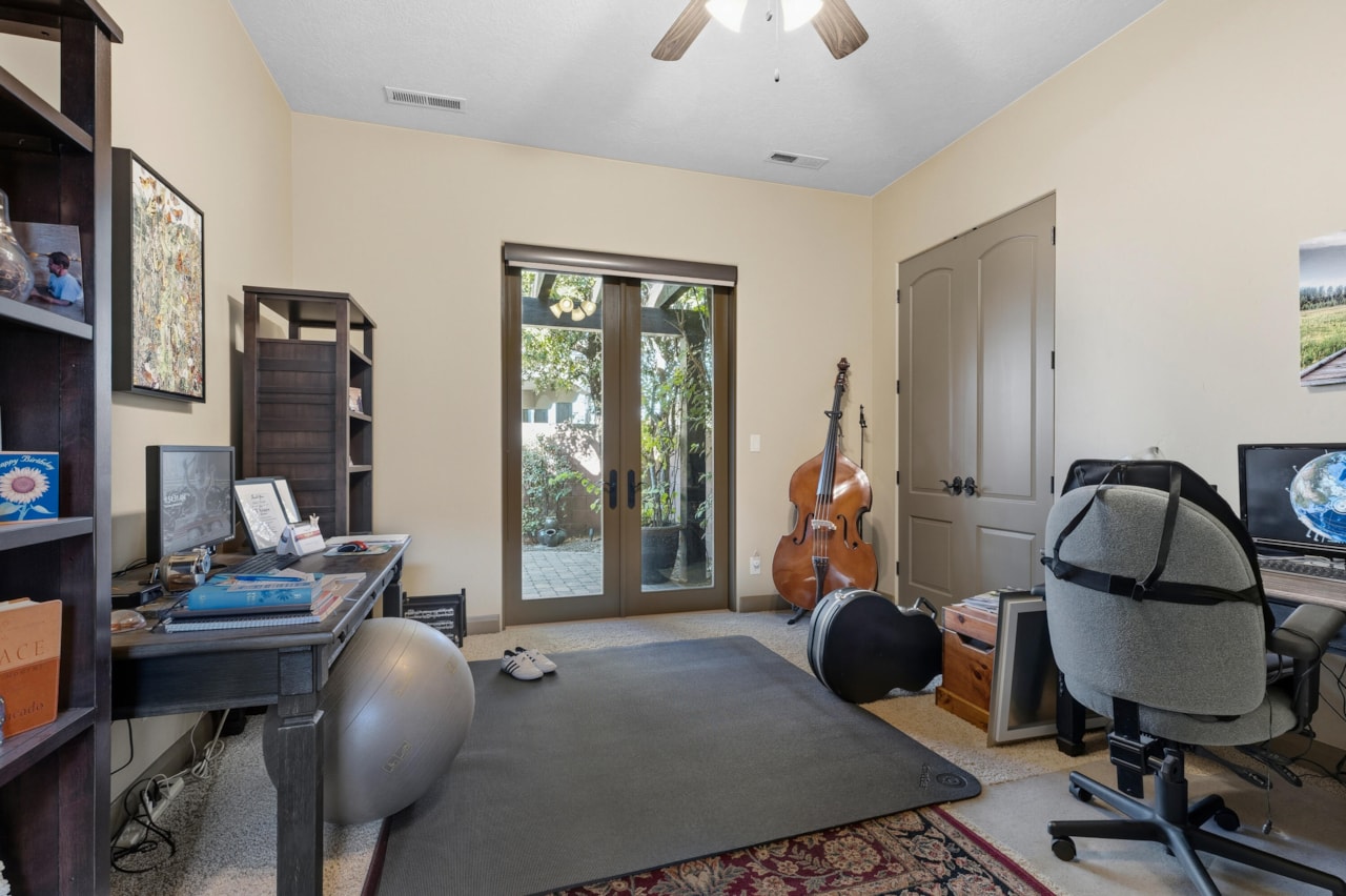 2426 E Springs DR St George, UT 84790 home for sale, MLS#25-266295 - Erika Rogers Photo 55