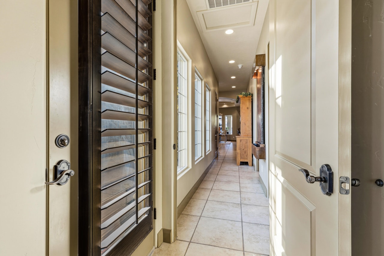 2426 E Springs DR St George, UT 84790 home for sale, MLS#25-266295 - Erika Rogers Photo 57