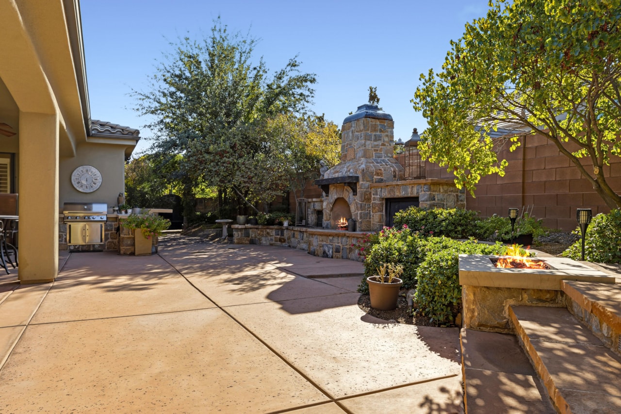 2426 E Springs DR St George, UT 84790 home for sale, MLS#25-266295 - Erika Rogers Photo 21