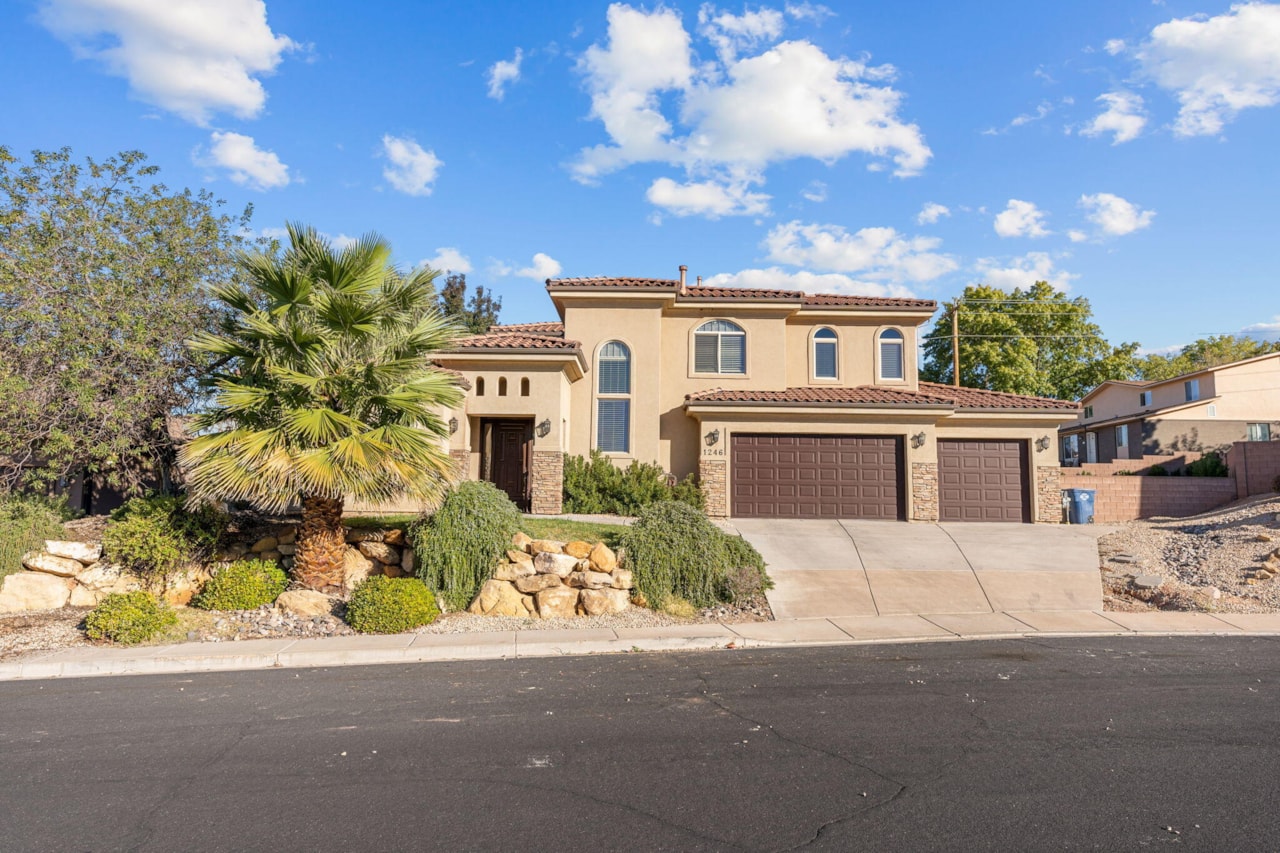 1246 W 300 ST N St George, UT 84770 home for sale, MLS#25-266434 - Erika Rogers Photo 3