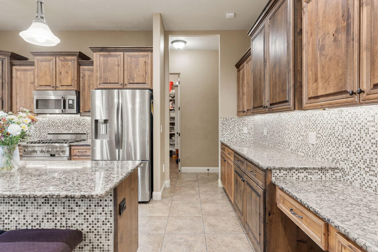 1246 W 300 ST N St George, UT 84770 home for sale, MLS#25-266434 - Erika Rogers Photo 18