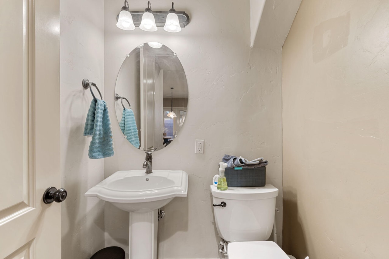 1246 W 300 ST N St George, UT 84770 home for sale, MLS#25-266434 - Erika Rogers Photo 23