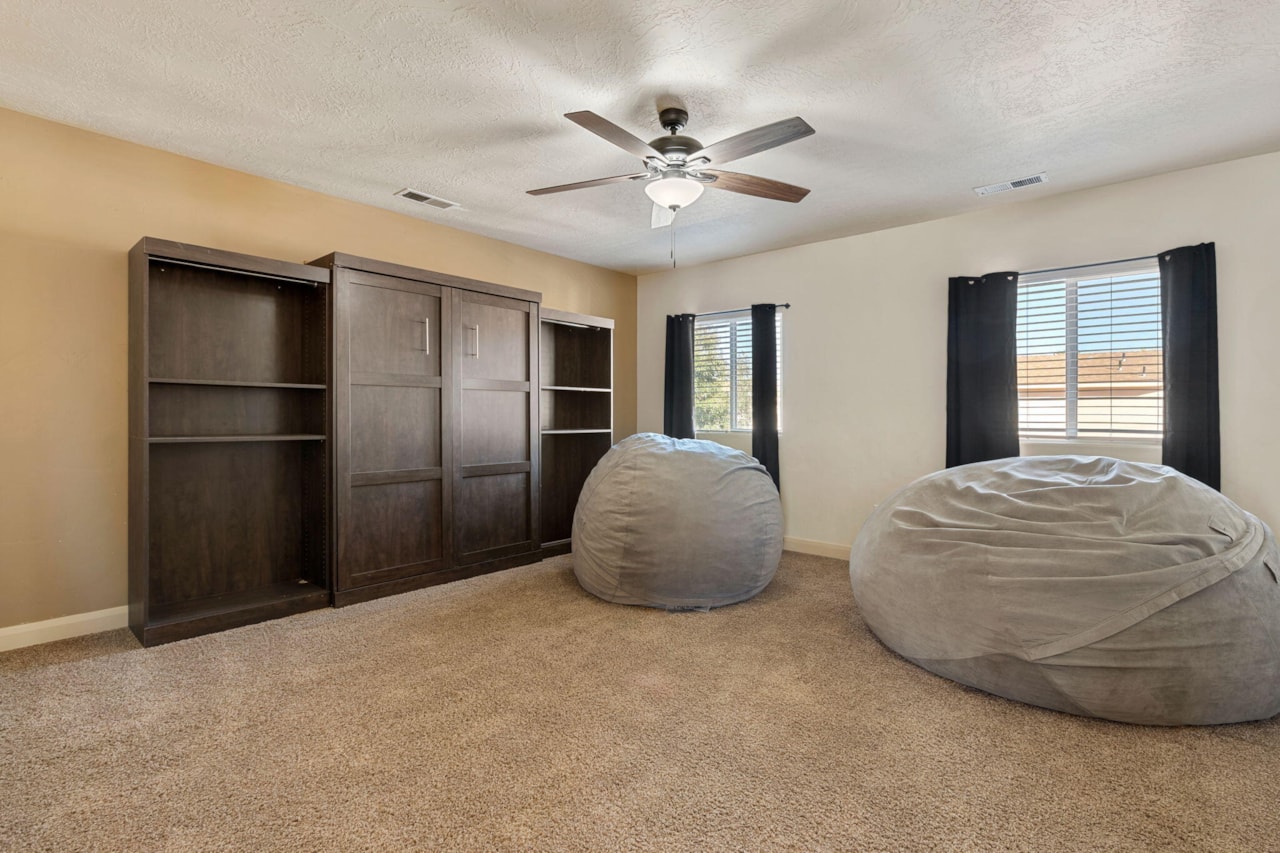 1246 W 300 ST N St George, UT 84770 home for sale, MLS#25-266434 - Erika Rogers Photo 24