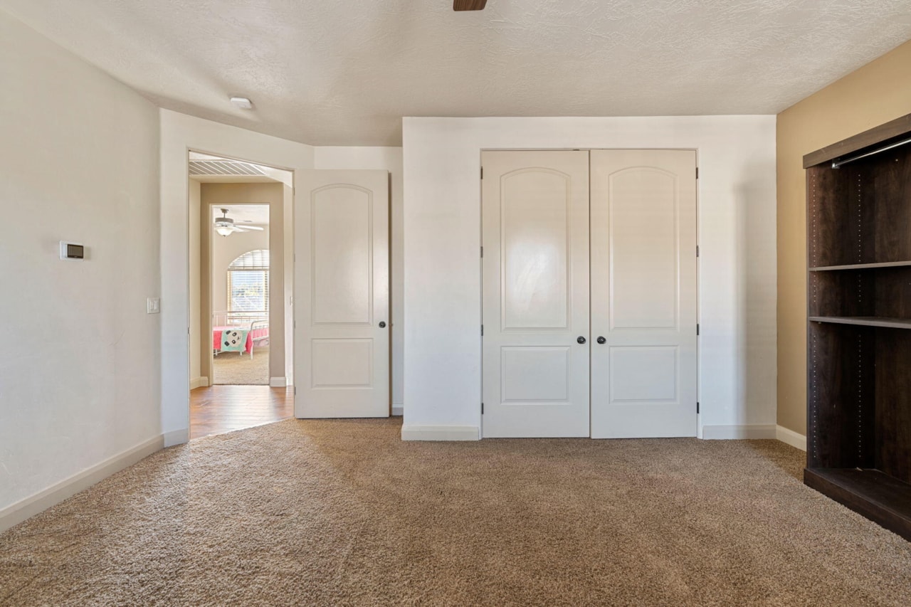 1246 W 300 ST N St George, UT 84770 home for sale, MLS#25-266434 - Erika Rogers Photo 25