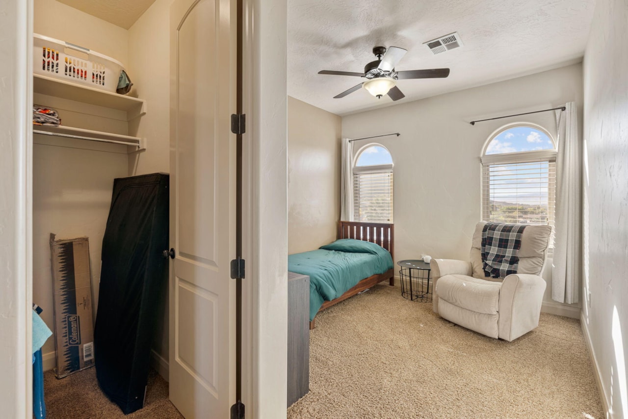 1246 W 300 ST N St George, UT 84770 home for sale, MLS#25-266434 - Erika Rogers Photo 34