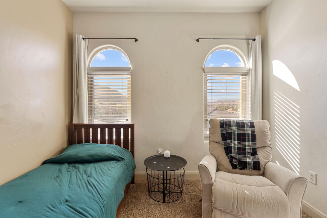 1246 W 300 ST N St George, UT 84770 home for sale, MLS#25-266434 - Erika Rogers Photo 35