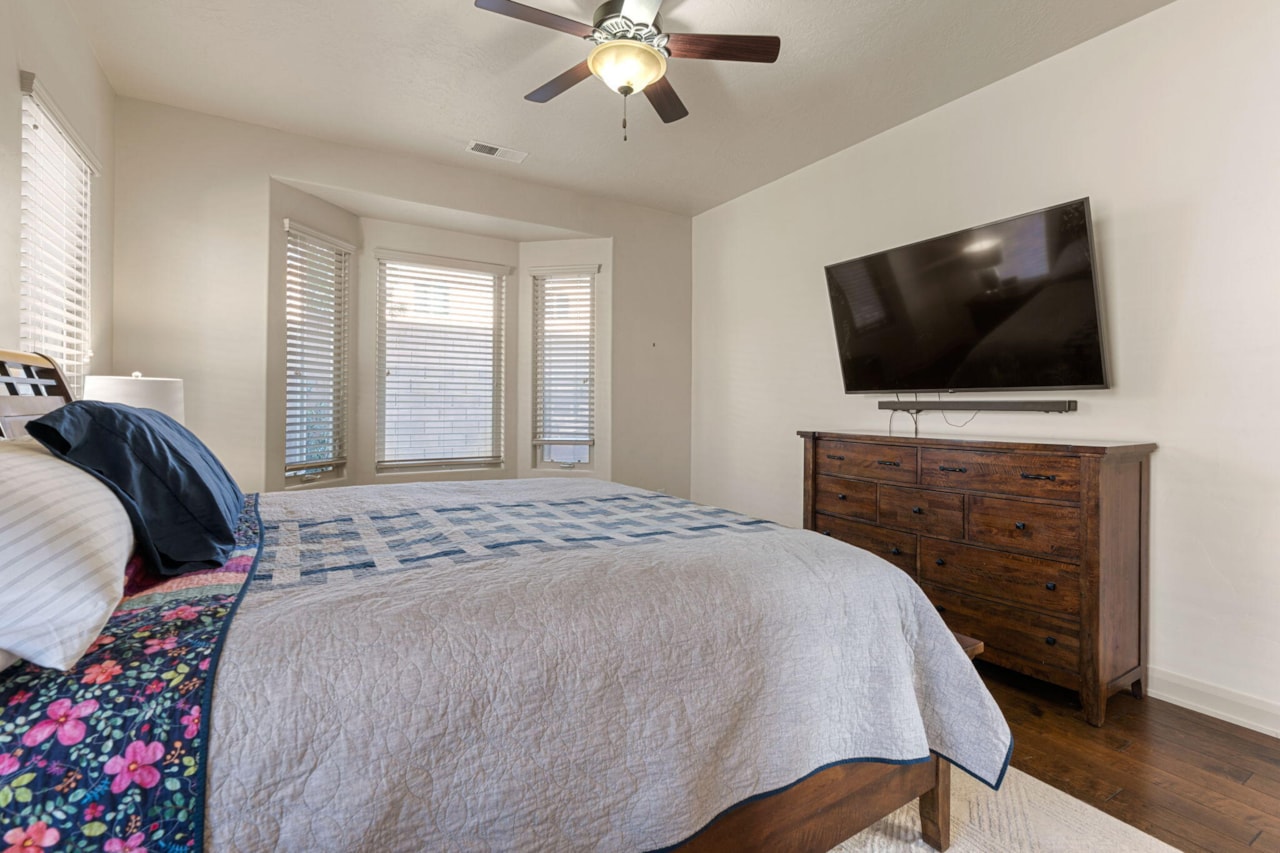 1246 W 300 ST N St George, UT 84770 home for sale, MLS#25-266434 - Erika Rogers Photo 44