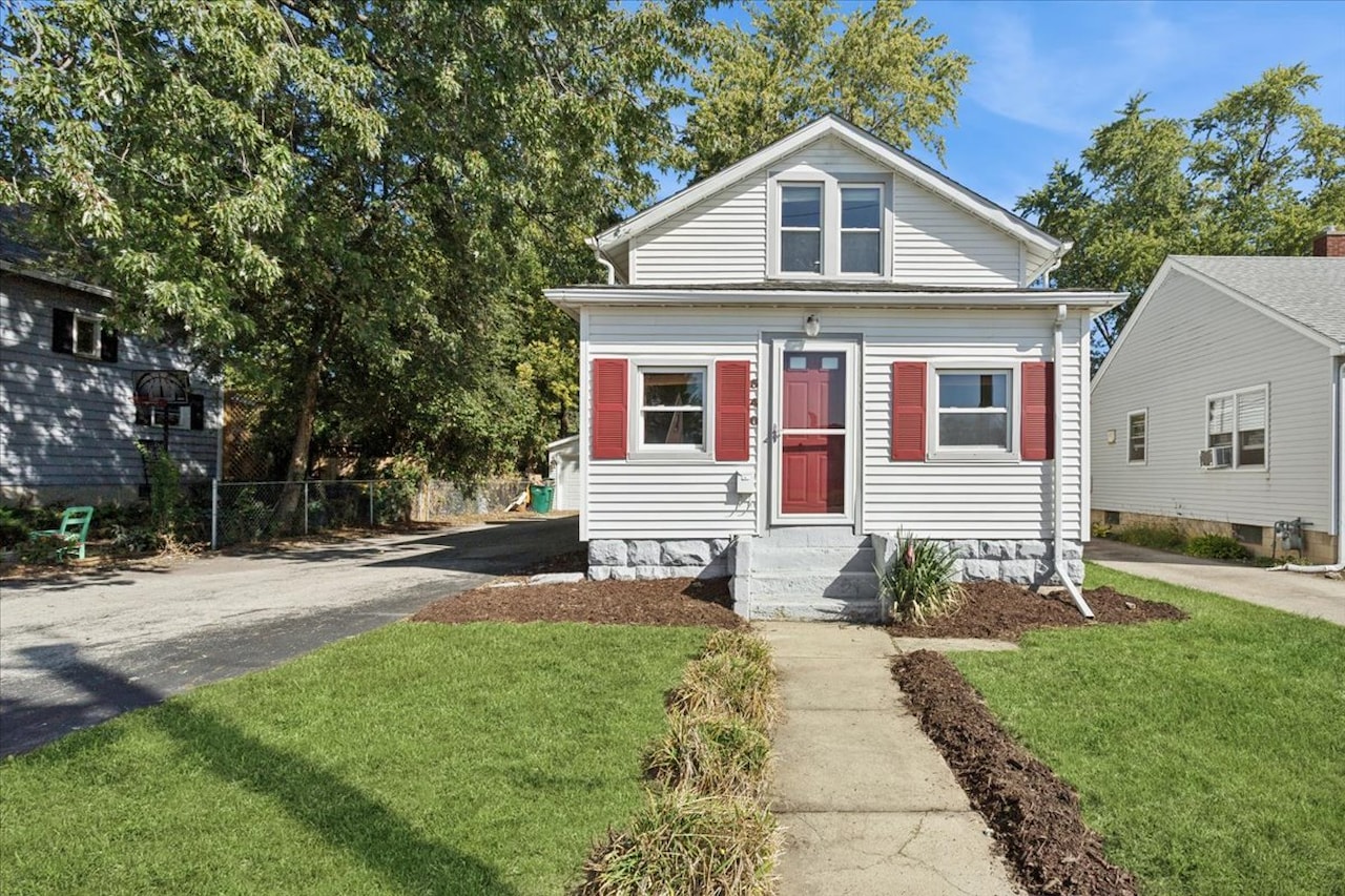 540 E 4th St Lockport, IL 60441 | MLS 12506605