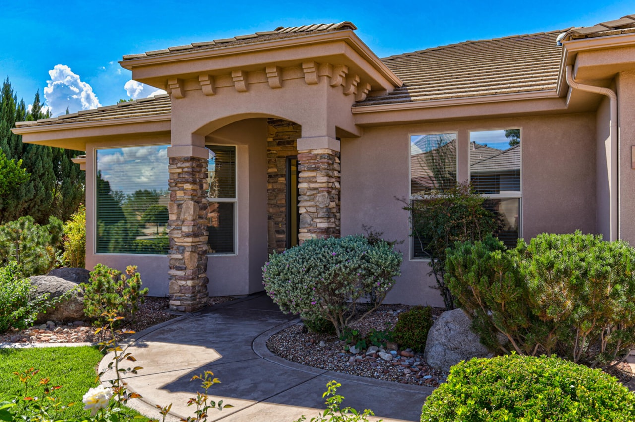 761 W North Links DR Washington, UT 84780 home for sale, MLS#25-265398 - Erika Rogers Photo 3