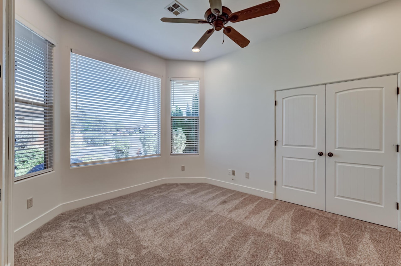 761 W North Links DR Washington, UT 84780 home for sale, MLS#25-265398 - Erika Rogers Photo 7