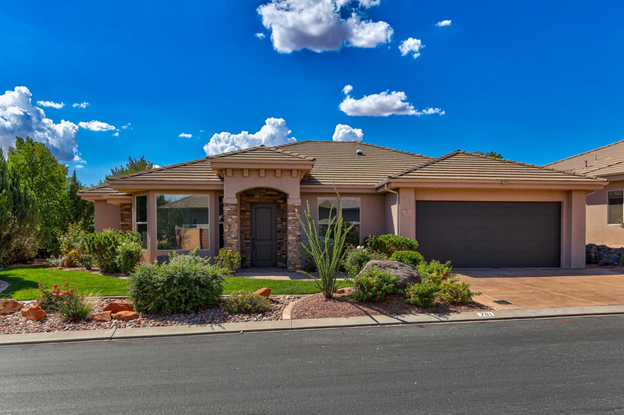 761 W North Links DR Washington, UT 84780 home for sale, MLS#25-265398 - Erika Rogers