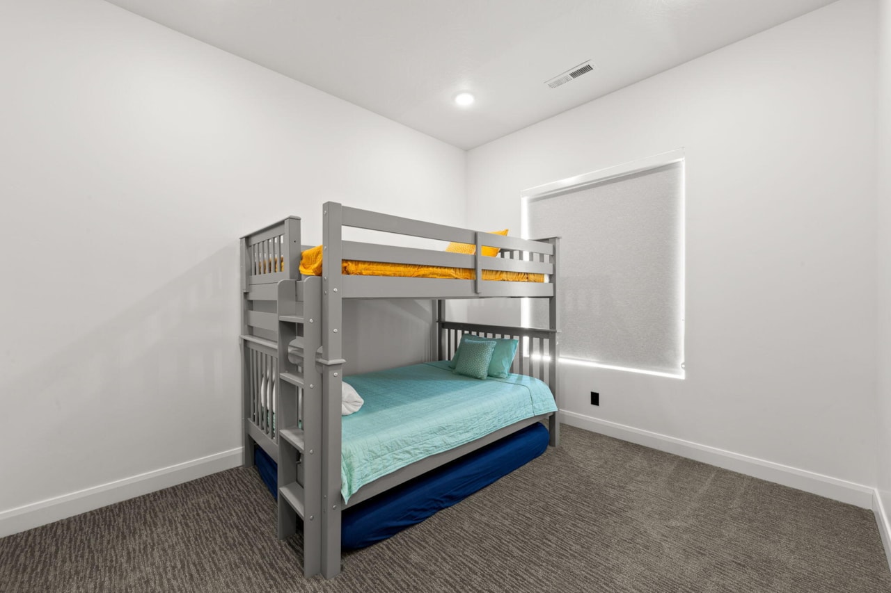 5791 S Russet Sun DR St George, UT 84790 home for sale, MLS#25-266471 - Erika Rogers Photo 5