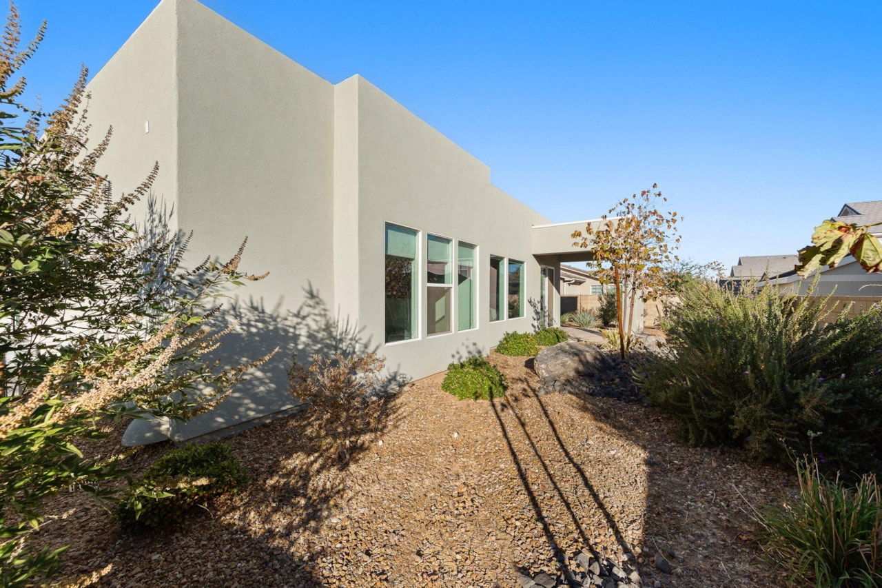 5791 S Russet Sun DR St George, UT 84790 home for sale, MLS#25-266471 - Erika Rogers Photo 23