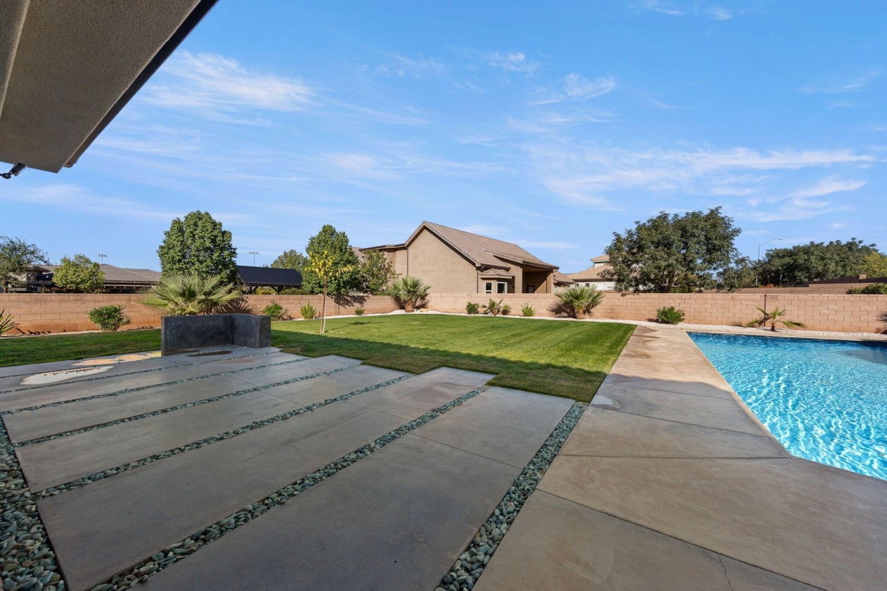 3033 Gentry LN St George, UT 84790 home for sale, MLS#25-263670 - Erika Rogers Photo 31