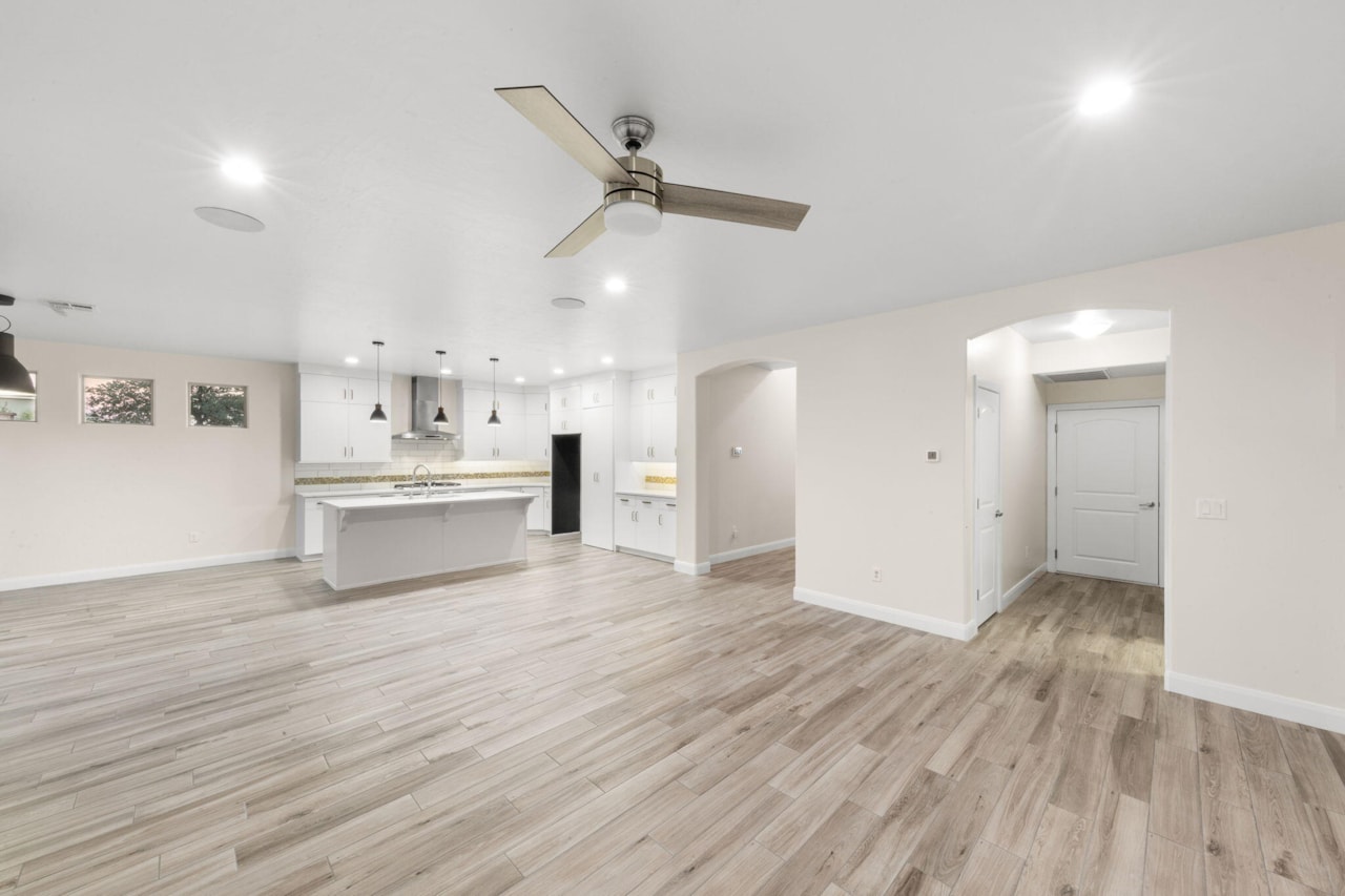 3033 Gentry LN St George, UT 84790 home for sale, MLS#25-263670 - Erika Rogers Photo 6