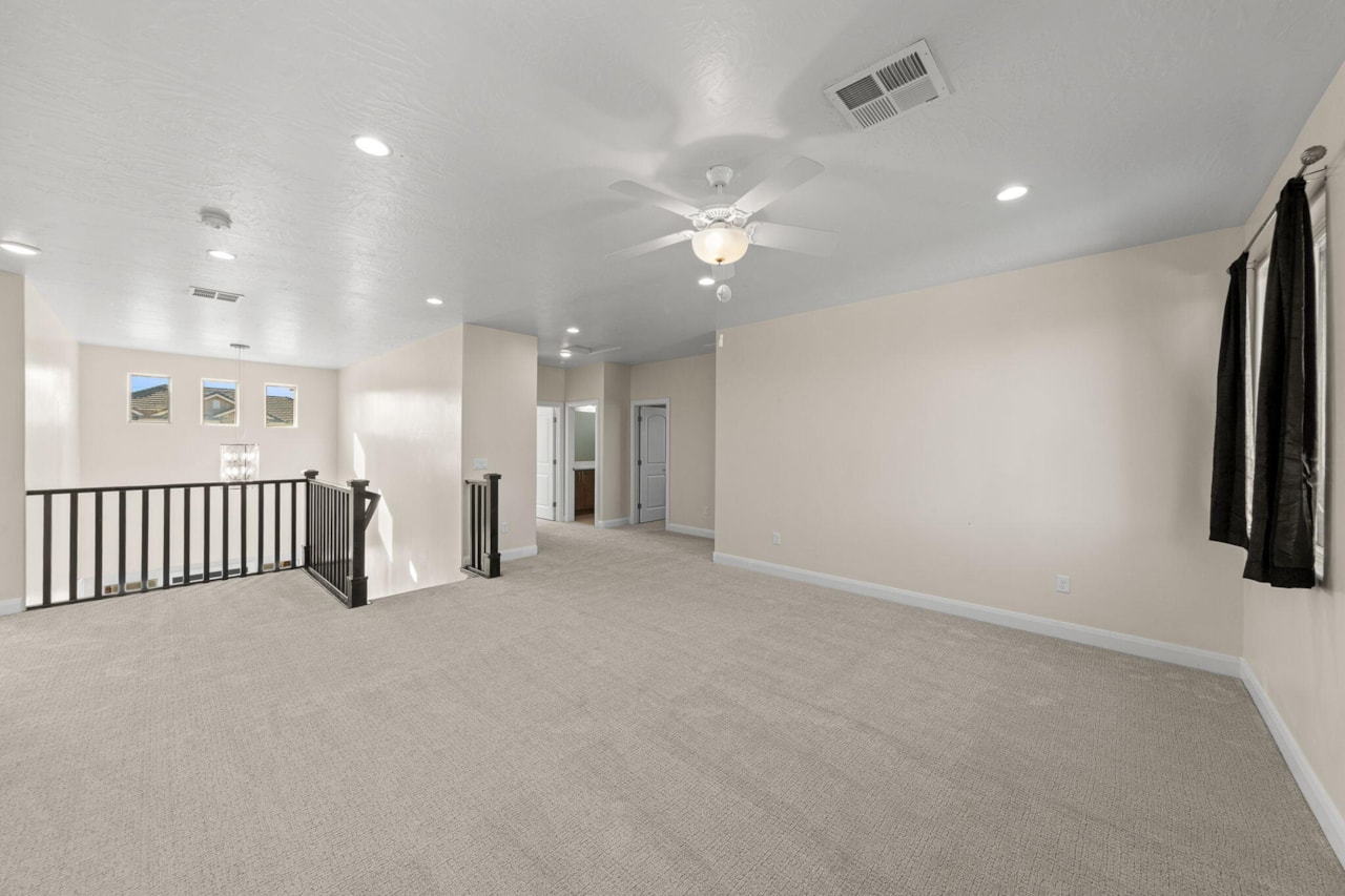 3033 Gentry LN St George, UT 84790 home for sale, MLS#25-263670 - Erika Rogers Photo 16