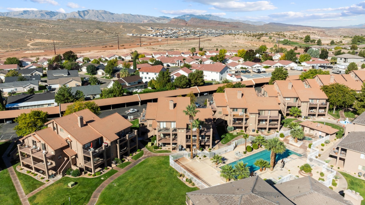 860 S Village RD #L-10 St George, UT 84770 condo for sale, MLS#25-266209 - Erika Rogers Photo 38