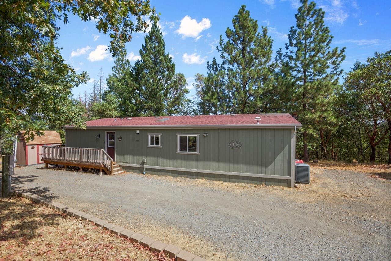300 Arrowhead Pass Jacksonville, OR 97530 | MLS 220208736