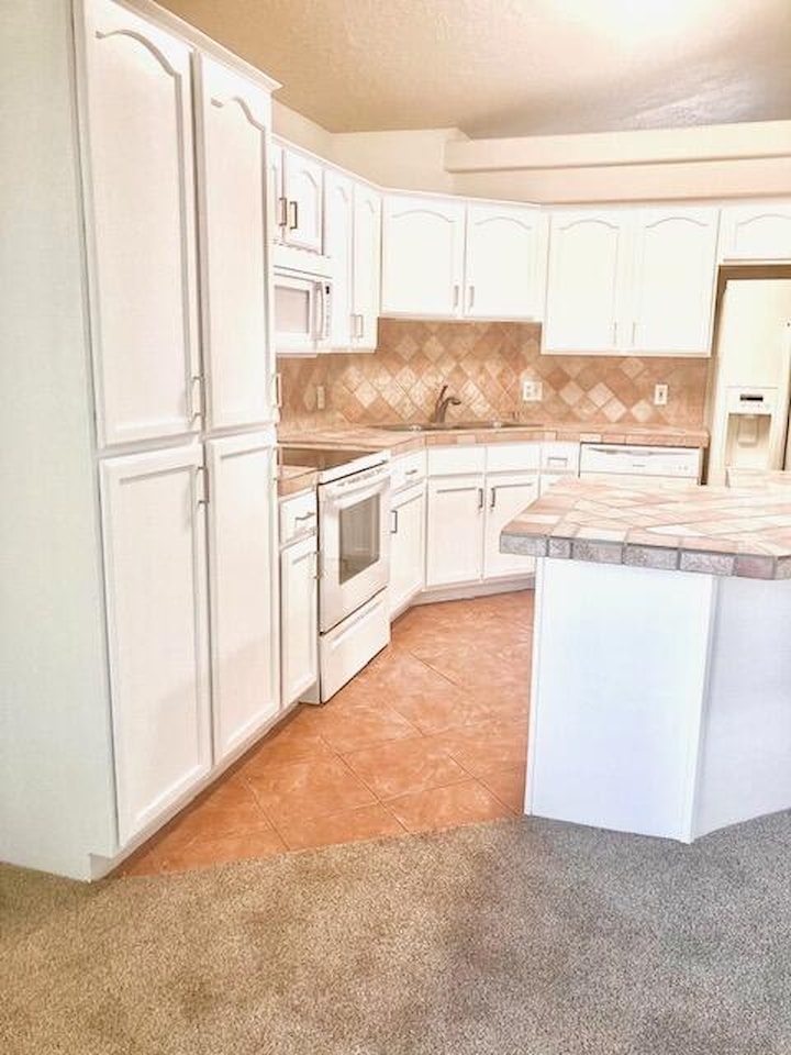 2398 E 630  N St George, UT 84790 home for sale, MLS#25-266479 - Erika Rogers Photo 8