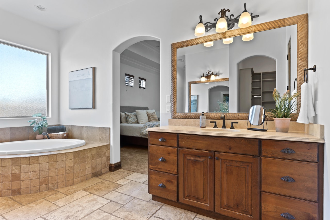 1253 W Lexington ST Washington, UT 84780 home for sale, MLS#25-266497 - Erika Rogers Photo 11