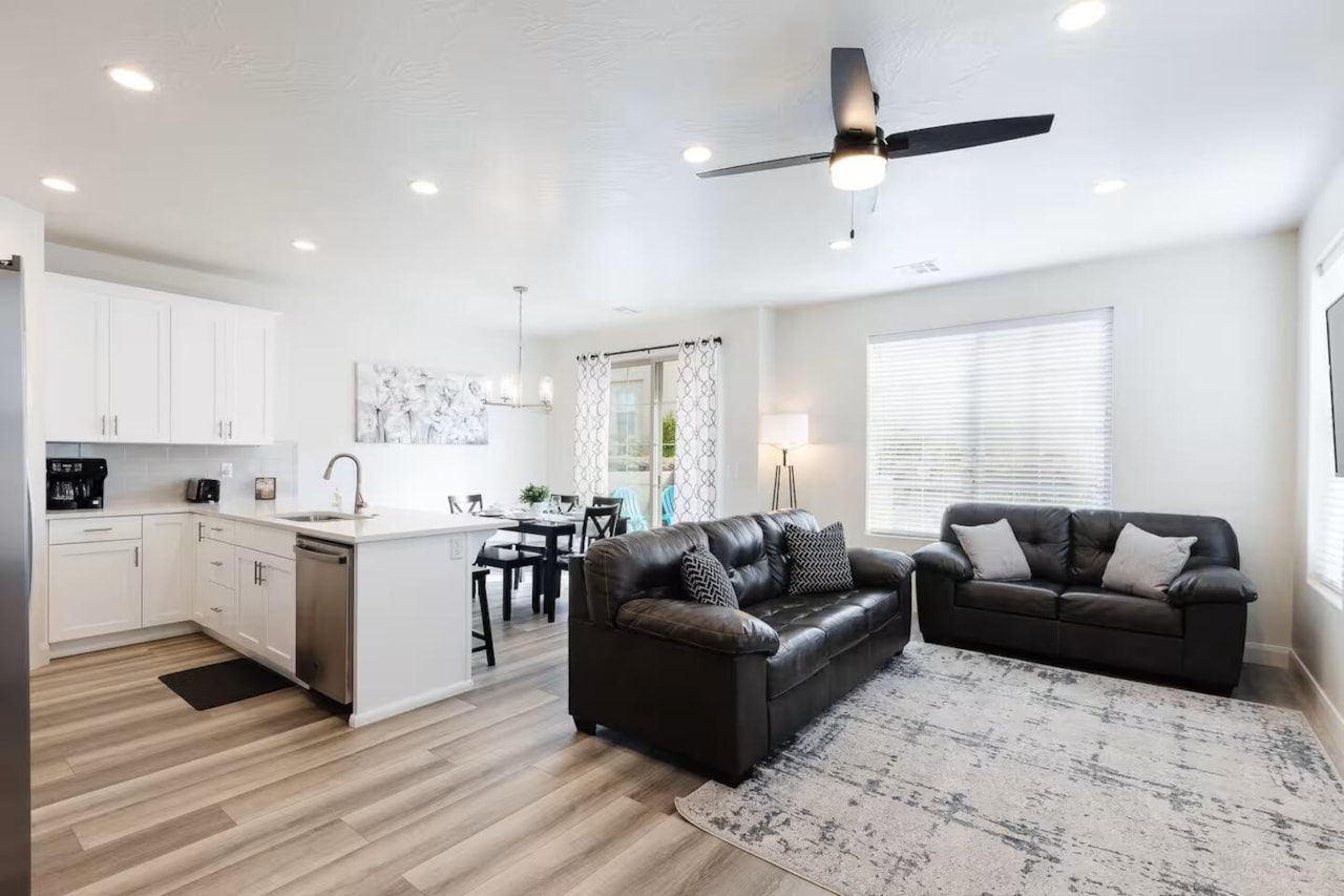 1162 N Riviera Alley Washington, UT 84780 home for sale, MLS#25-266502 - Erika Rogers Photo 2