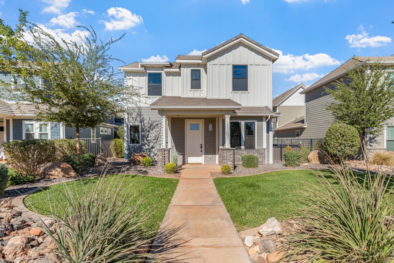 1167 E Farmhouse DR Washington, UT 84780 home for sale, MLS#25-266510 - Erika Rogers Photo 2