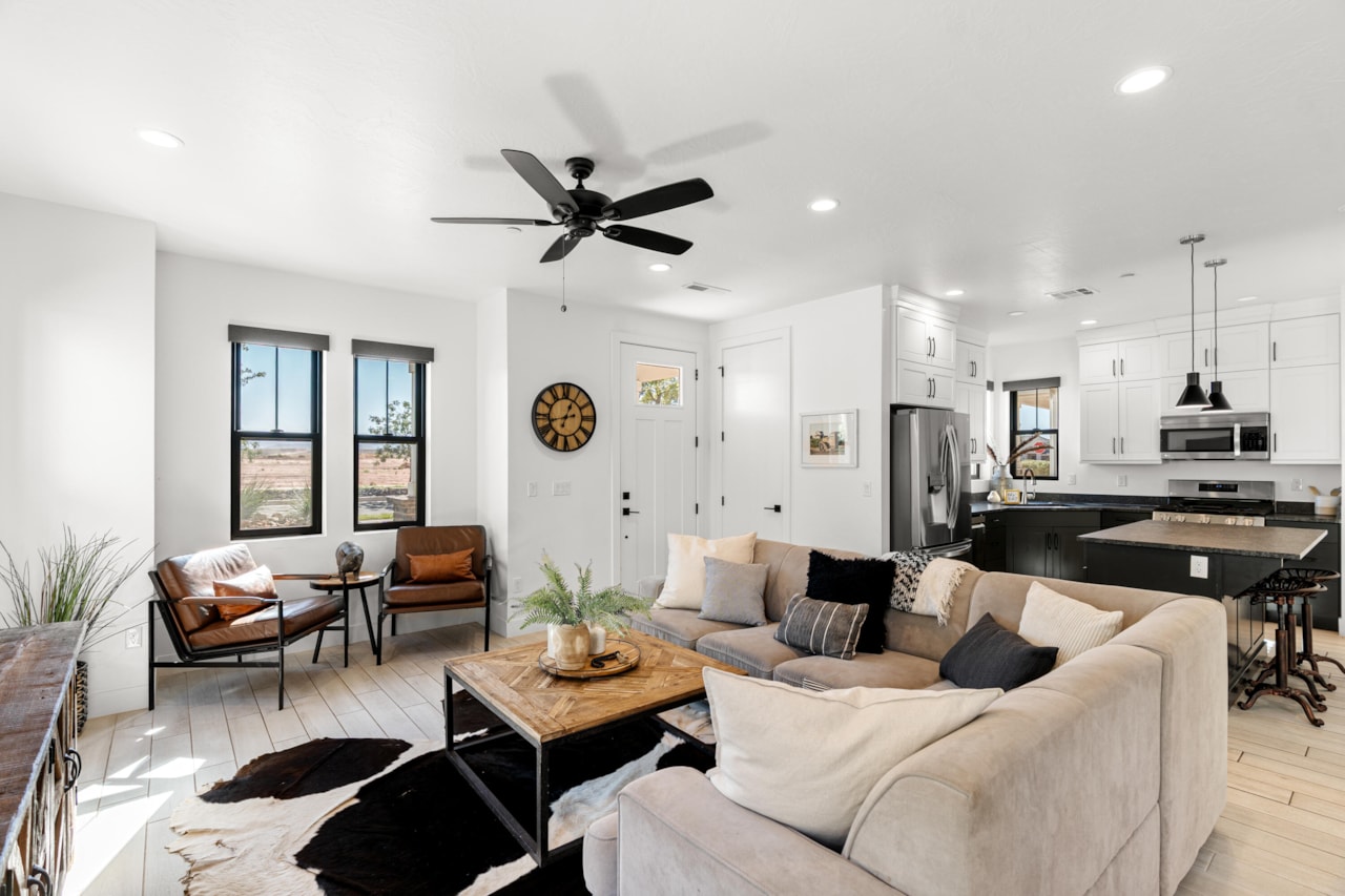 1167 E Farmhouse DR Washington, UT 84780 home for sale, MLS#25-266510 - Erika Rogers Photo 8